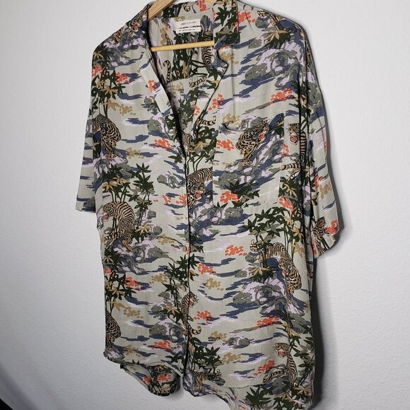 Urban Outfitters Mens Sz S Tiger Patterned Beachy Button Front Collared Shirt - Picture 3 of 8